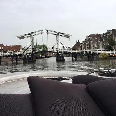 Πλωτό κατάλυμα Lovely Cozy Houseboat Rembrandt, Old Centre Λάιντεν