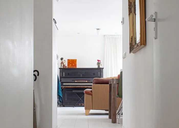 Lovely Cozy Houseboat Rembrandt, Old Centre Leiden