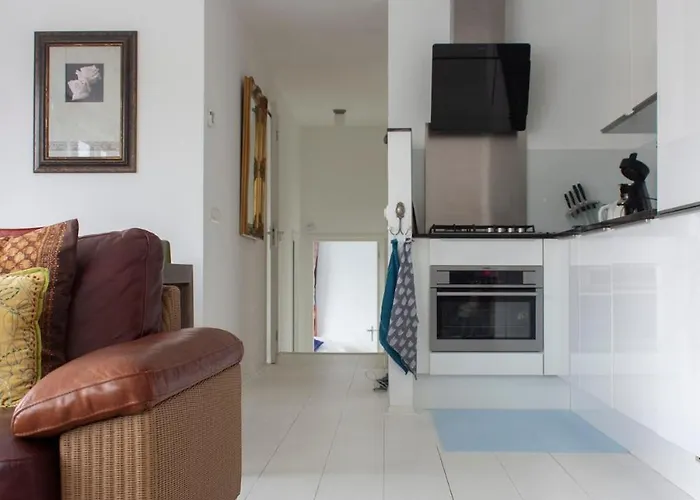 Lovely Cozy Houseboat Rembrandt, Old Centre *