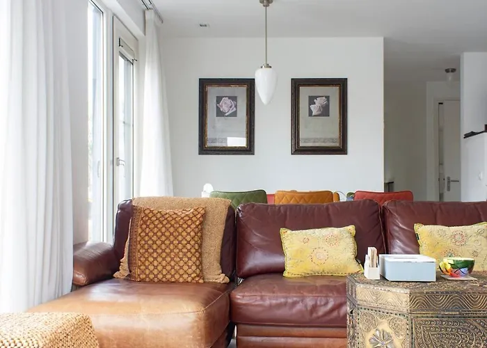 Lovely Cozy Houseboat Rembrandt, Old Centre Πλωτό κατάλυμα Λάιντεν