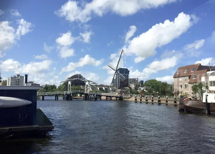 Πλωτό κατάλυμα Lovely Cozy Houseboat Rembrandt, Old Centre