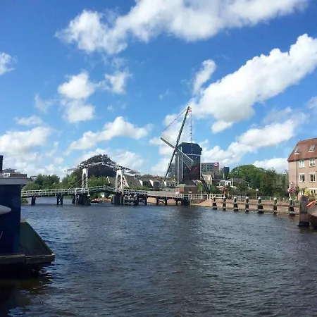 Lovely Cozy Houseboat Rembrandt, Old Centre Leiden