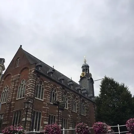 Lovely Cozy Houseboat Rembrandt, Old Centre Tekne