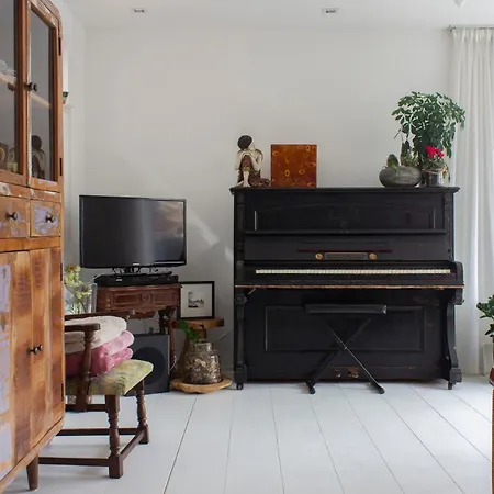 Lovely Cozy Houseboat Rembrandt, Old Centre Tekne *