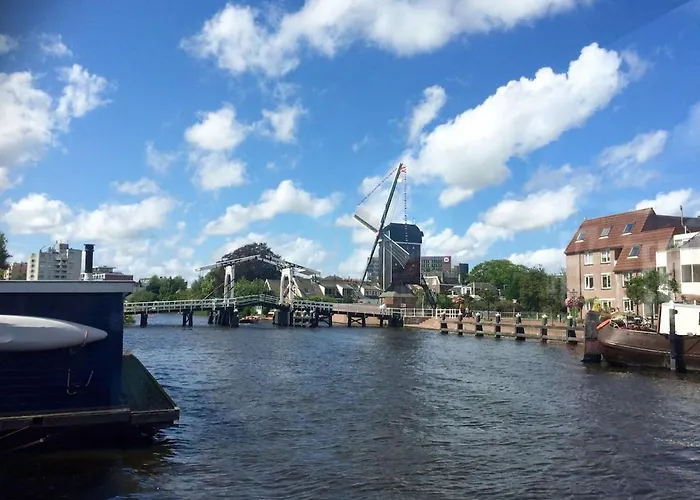 Lovely Cozy Houseboat Rembrandt, Old Centre Leiden