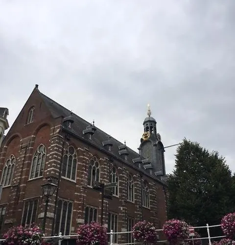 Lovely Cozy Houseboat Rembrandt, Old Centre Botel