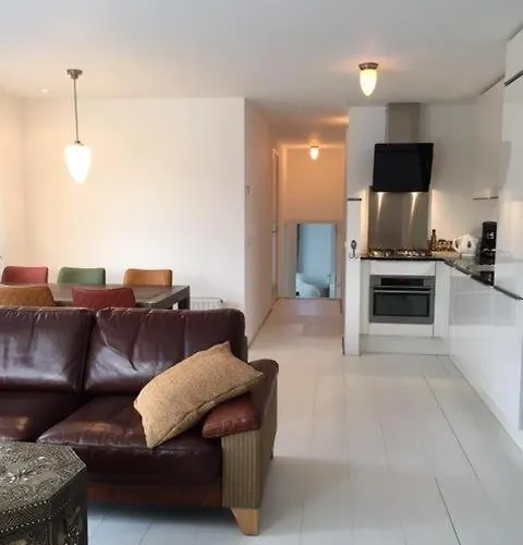 Botel Lovely Cozy Houseboat Rembrandt, Old Centre Leiden