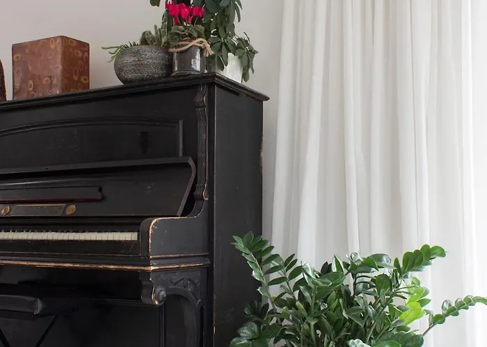 Botel Lovely Cozy Houseboat Rembrandt, Old Centre *