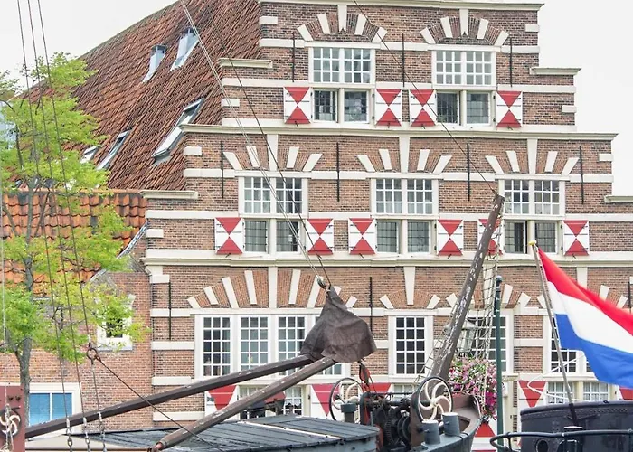 Lovely Cozy Houseboat Rembrandt, Old Centre Botel Leiden
